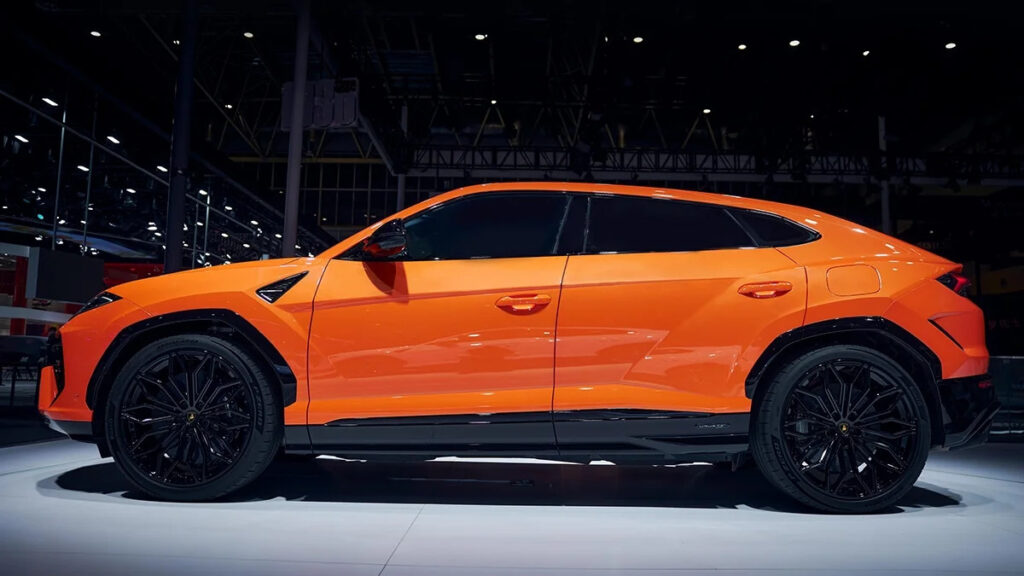 Lamborghini Urus SE 2025